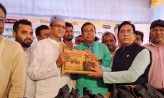 চাটখিলে মুক্তিযোদ্ধা খন্দকার রুহুল আমিনের ঈদ উপহার বিতরণ