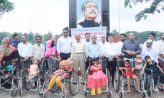 নোয়াখালীতে সহায়ক উপকরণ পেল প্রতিবন্ধীরা