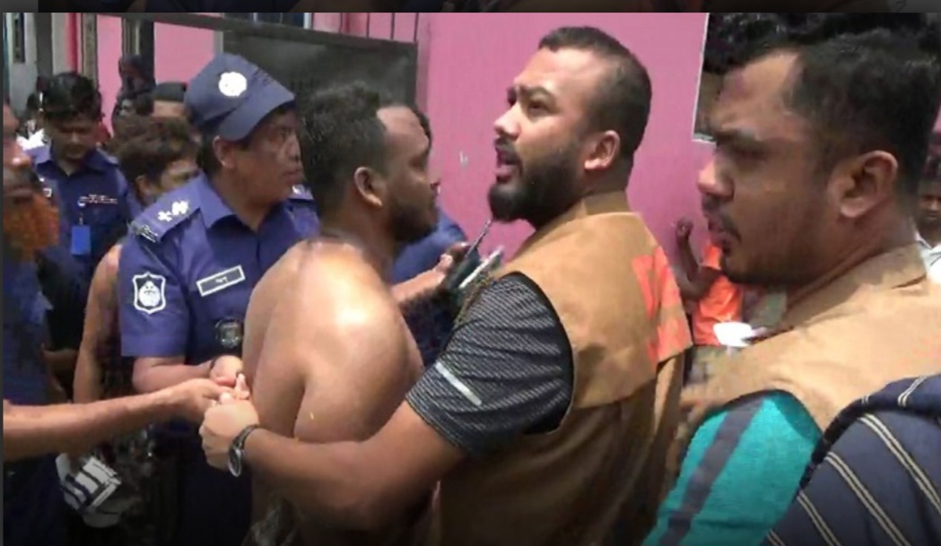 এলোপাতাড়ি কুপিয়ে মা-মেয়েকে হত্যা করেছে দুর্বৃত্তরা, আটক-১
