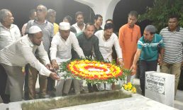 মওদুদের কবর জিয়ারত করলেন বিএনপির চেয়ারপারসনের বিশেষ সহকারী শিমুল বিশ্বাস