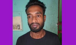 অশ্লীল ছবি ধারণ করে শ্লীলতাহানীর চেষ্টা, বাবা গ্রেফতার