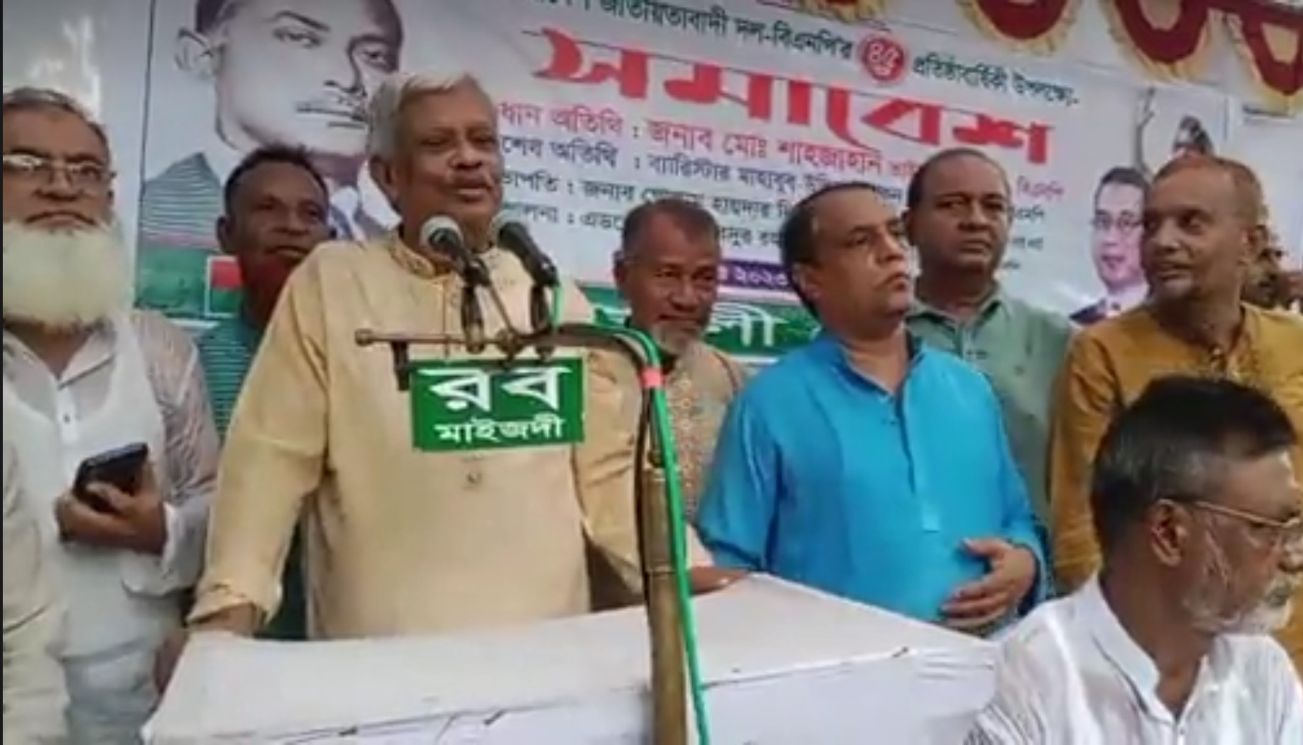 দেশের মানুষের কাছে সরকারকে মাথা নত করতেই হবে – শাহাজাহান
