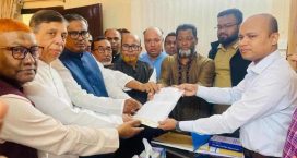 ওবায়দুল কাদের’র মনোনয়ন পত্র জমা দিলেন কাদের মির্জা