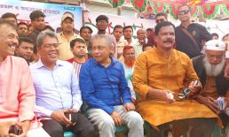 তৃতীয় দফা অবরোধে জেলা আওয়ামী লীগের বর্তমান ও সাবেক সাধারণ সম্পাদক রাজপথে