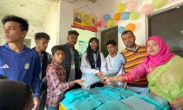 দুই টাকায় শীতের পোশাক পেল ২০০ অসহায়
