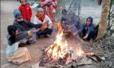 হাড় কাঁপানো শীতে কাঁপছে চাটখিলের মানুষ