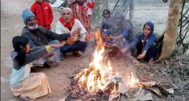 হাড় কাঁপানো শীতে কাঁপছে চাটখিলের মানুষ