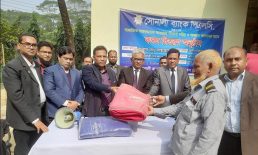মাইজদীতে সোনালী ব্যাংকের উদ্যোগে হত-দরিদ্রদের মাঝে শীত বস্ত্র  বিতরণ