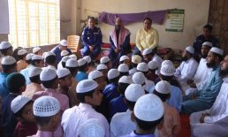 শতাধিক এতিম শিশুদের খাওয়ালেন পুলিশ সুপার আসাদুজ্জামান