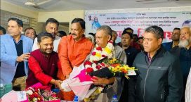 নোয়াখালী-৪ আসনে চার বারের এমপি একরাম চৌধুরীকে ফুলের শুভেচ্ছা