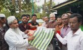 সেনবাগে কম্বল বিতরণ করেছেন হাসান মঞ্জুর