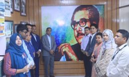 জেলা প্রশাসক লাইব্রেরিতে মুজিব কর্নার স্থাপন