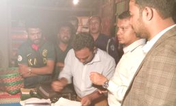 বেগমগঞ্জে জেলিযুক্ত চিংড়ি বিক্রি, ব্যবসায়ীকে লাখ টাকা জরিমানা
