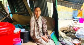 জরাজীর্ণ ঘরে নির্ঘুম রাত কাটে বিধবা শ্যামলী রানীর