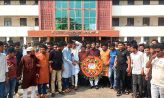 বঙ্গবন্ধুর প্রতিকৃতিতে জেলা ছাত্রলীগের নতুন কমিটির শ্রদ্ধা
