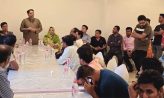 কারামুক্ত নেতাকর্মীদের বরণ করলেন বিএনপি নেতা ফখরুল ইসলাম