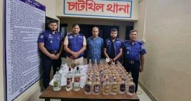চাটখিল ২৩ লিটার মদসহ ব্যবসায়ী বোতল ফারুক গ্রেফতার