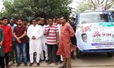 ট্রাকভর্তি ঈদ উপহার নিয়ে বাড়ি বাড়ি গেলেন মেয়র