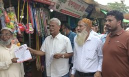 সেনবাগে জয়নুল আবদিন ফারুকের লিপলেট বিতরণ