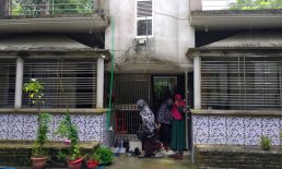 সদরে অস্ত্রের মুখে জিম্মি করে টাকা ও স্বর্ণালংকার লুট