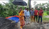 সোনাইমুড়ীতে রাস্তায় স্তুপ করে রাখা পাথর জব্দ ভ্রাম্যমান আদালতের