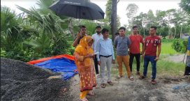 সোনাইমুড়ীতে রাস্তায় স্তুপ করে রাখা পাথর জব্দ ভ্রাম্যমান আদালতের