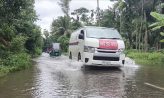 সেনবাগে বন্যা পরিস্থিতির কিছুটা উন্নতি, গ্রামের মানুষের নিকট পৌছছে না ত্রাণ