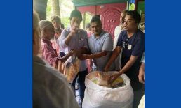 চাটখিলে শাওন টাইলস এর পক্ষ থেকে ত্রাণ সামগ্রী বিতরণ