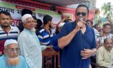 চাটখিলে বন্যার্তদের মাঝে ত্রাণ সামগ্রী বিতরণ করেন – ব্যারিস্টার মাহবুব উদ্দিন খোকন