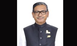 গণরোষ থেকে বাঁচতে পালিয়ে গেলেন মেয়র কাদের মির্জা ও তার পরিবার