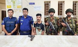 থানায় লুট করা পিস্তল বিক্রির চেষ্টা, যুবক গ্রেফতার
