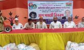 চাটখিলে ব্যারিস্টার মনির হোসেন কাজল  ফাউন্ডেশনের ত্রাণ বিতরণ