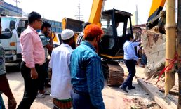 সেনবাগে যৌথ বাহিনীর অভিযান অবৈধ স্থাপনা উচ্ছেদ