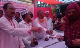 সোনাইমুড়িতে বন্যায় ক্ষতিগ্রস্তদের মাঝে নগদ অর্থ বিতরণ