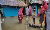 জেলাজুড়ে এখনো পানিবন্দি ১২লাখ মানুষ, গলার কাঁটা খাল দখল