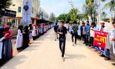 চার দফা দাবিতে ম্যাটস্ শিক্ষার্থীদের সড়ক অবরোধ করে অবস্থান