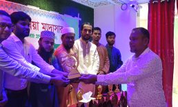 সেনবাগে বন্যায় ক্ষতিগ্রস্থদের সহযোগিতা করায় স্বেচ্ছাসেবীদের সংবর্ধনা