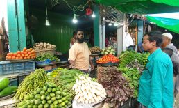 সোনাইমুড়ীতে কাঁচা বাজারে আগুন থামেনি এখনও, সবকিছুর দাম ঊর্ধ্বমুখী