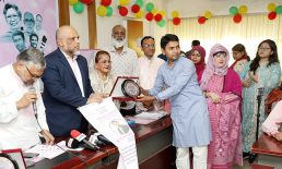দেশে ক্যানসারের চিকিৎসা এখনও দুর্বিষহ অবস্থায় রয়েছে