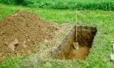 কবরে মৃতের উঠে বসার জায়গা রাখা কি জরুরি?