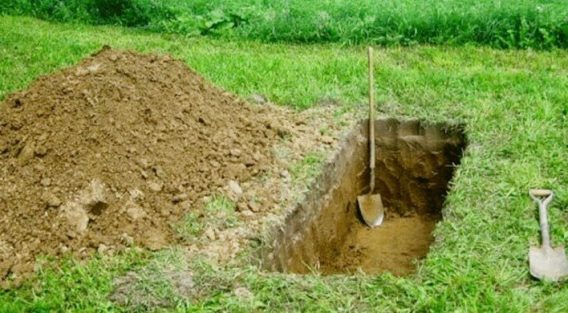 কবরে মৃতের উঠে বসার জায়গা রাখা কি জরুরি?