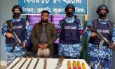 কোস্টগার্ডের অভিযানে অস্ত্র ও রকেট ফ্লেয়ারসহ আটক ১