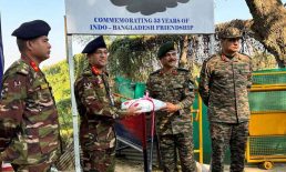বাংলাদেশ-ভারতের সেনাবাহিনীর উচ্চ পর্যায়ের অফিসারদের সাক্ষাৎ