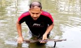 মাছ ধরতে গিয়ে পাওয়া গেল চায়না রাইফেল