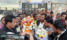 সোনাইমুড়ীতে ইতালি বিএনপি নেতাকে ফুলেল শুভেচ্ছা