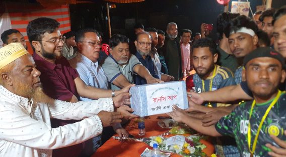সোনাইমুড়ীতে ১৭ মাইল নাইট মিনিবার ফুটবল টুর্নামেন্টের ফাইনাল অনুষ্ঠিত