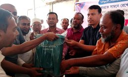 চৌমুহনী পৌরসভা বর্জ্য পরিস্কার, আধুনিকায়ন ও ডাস্টবিন বিতরণ