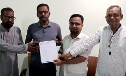 ছমির মুন্সির হাট বহুমুখী সমবায় সমিতির নব নির্বাচিত কমিটির দায়ীত্ব গ্রহণ
