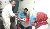 বিনামূল্যে সেহেরী খাইয়ে প্রশংসায় ভাসছেন চায়ের দোকানী মঞ্জু