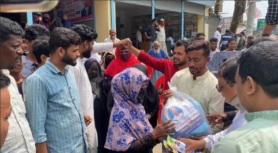 উপজেলা যুবদলের সদস্য সচিব জাহিদুর রহমান রাজনের ইফতার বিতরণ